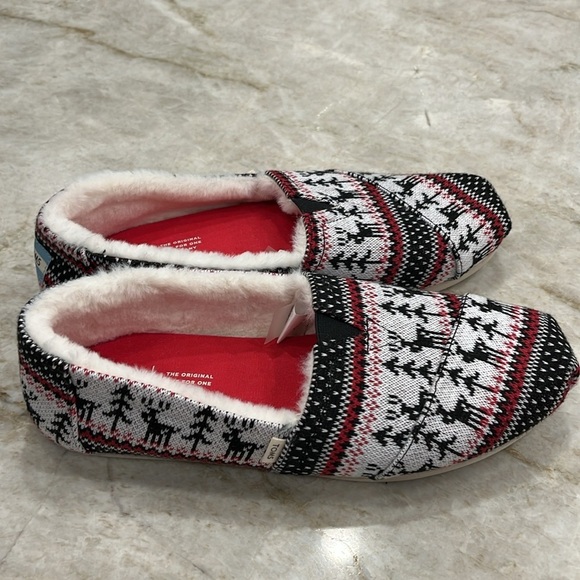 NEW TOMS Alpargata Slippers | Fair Isle Reindeer Print | Faux Fur Lined | Size 9 - Picture 4 of 11